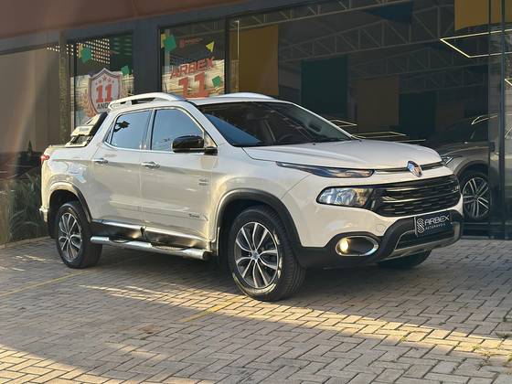 FIAT TORO 2.0 16V TURBO DIESEL VOLCANO 4WD AT9 FIAT TORO 2.0 16V TURBO DIESEL VOLCANO 4WD AT9